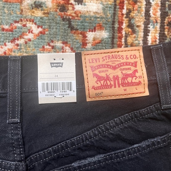 Levi's 501 Mid Thigh Short Lunar Black - Picture 10 of 11